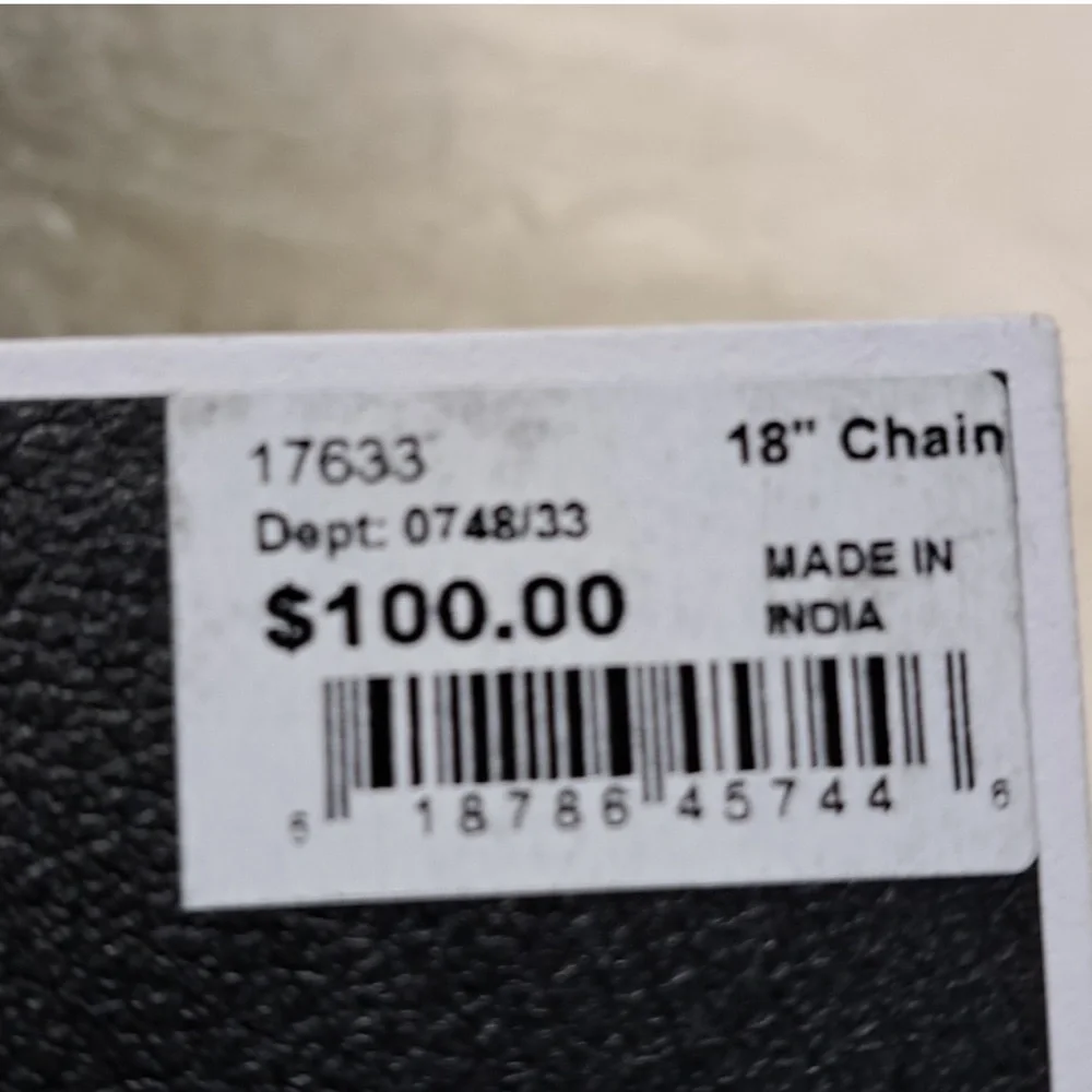 146 )Diamond Family Tree Pendant Necklace (1/1 in Sterling Silver and 18k - Picture 4 of 4